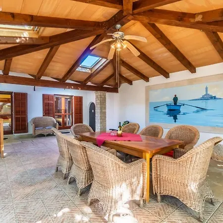 Atri Giardino In - Haus Fuer 4 Personen